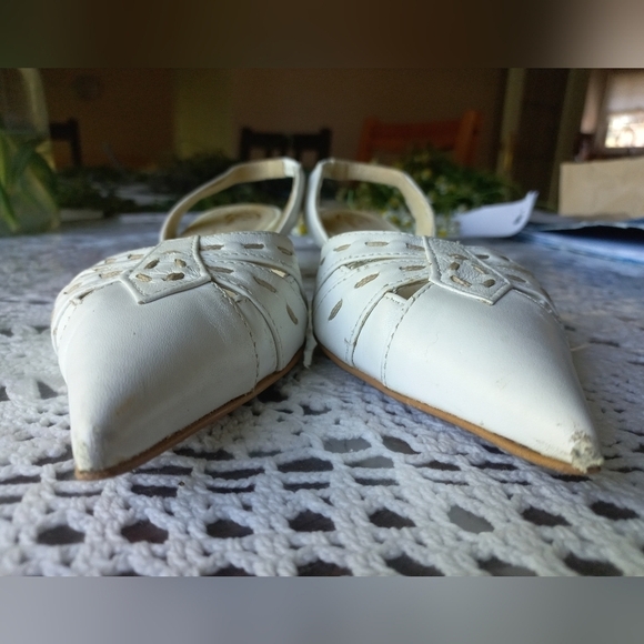 💥Sz 5 💥 Bata White  Leather Shoes - Picture 10 of 17
